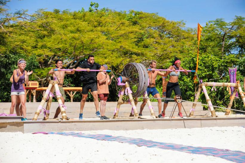 3.21.18_angle_cheering_during_challenge_110483_20221b